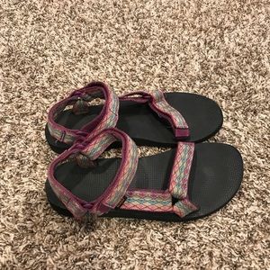 Women’s Teva universal sandals size 6
